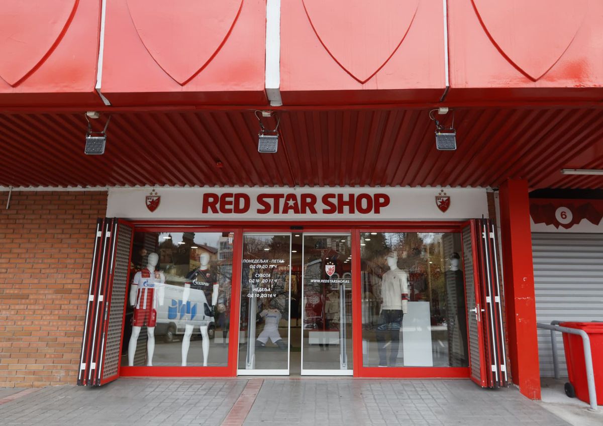 Imagini de la muzeul celor de la Steaua Roșie Belgrad