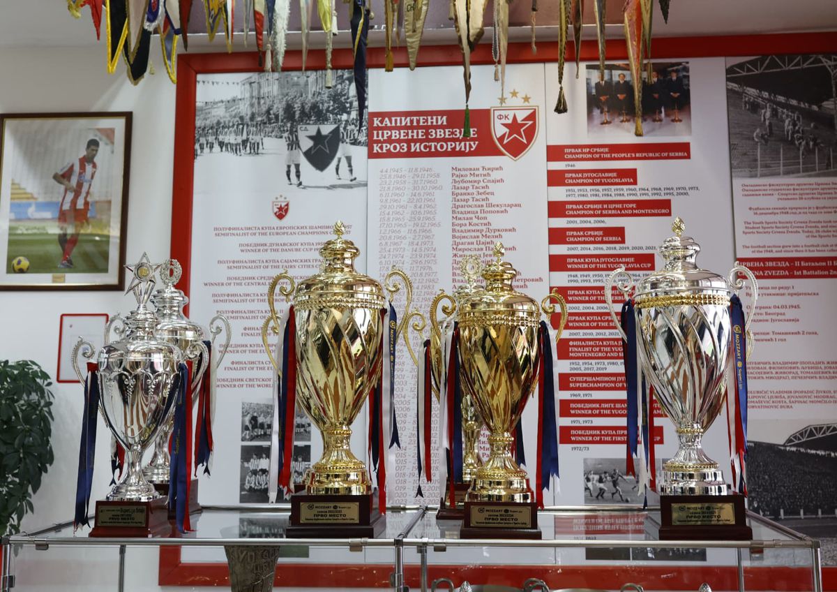 Imagini de la muzeul celor de la Steaua Roșie Belgrad