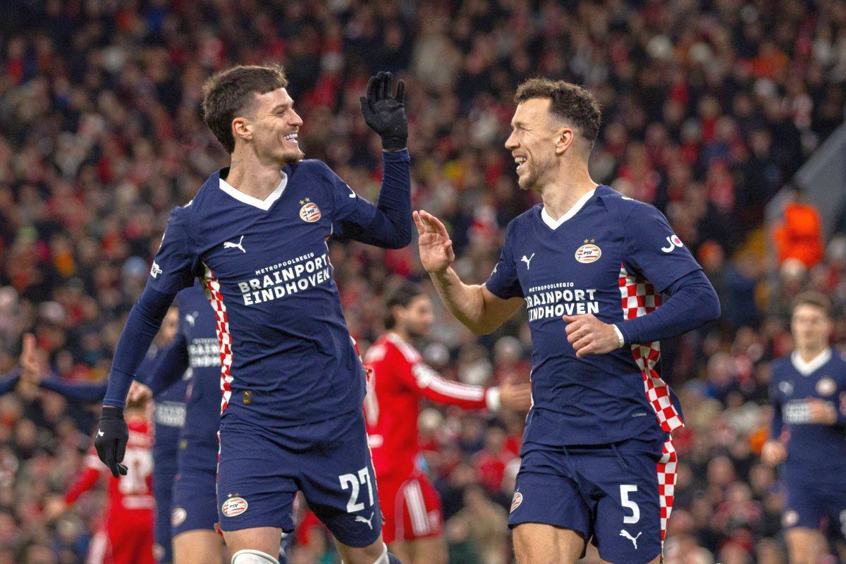 Cu Dennis Man pe teren 89 de minute, PSV a obținut victoria SEZONULUI! Liverpool, UMILITĂ pe Anfield în Liga Campionilor