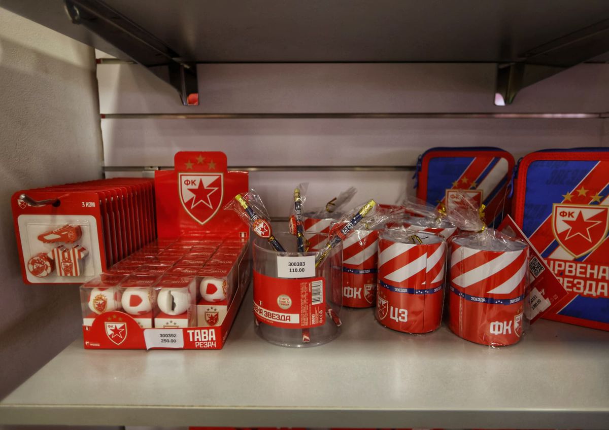 Imagini de la muzeul celor de la Steaua Roșie Belgrad