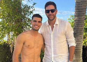 Carlos Alcaraz nu mai e blond și se bucură de vacanță în Miami + o întâlnire între campioni