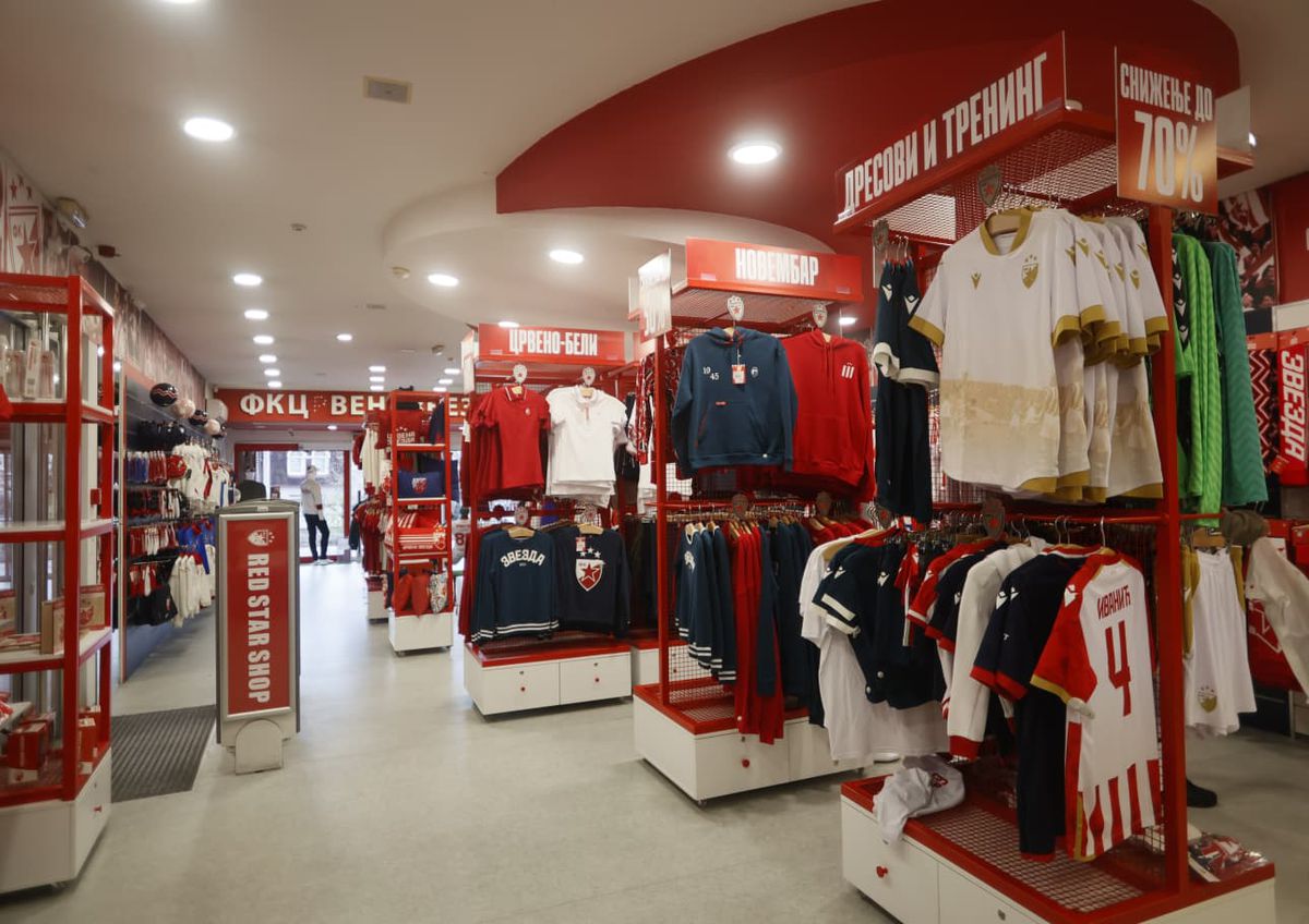 Imagini de la muzeul celor de la Steaua Roșie Belgrad