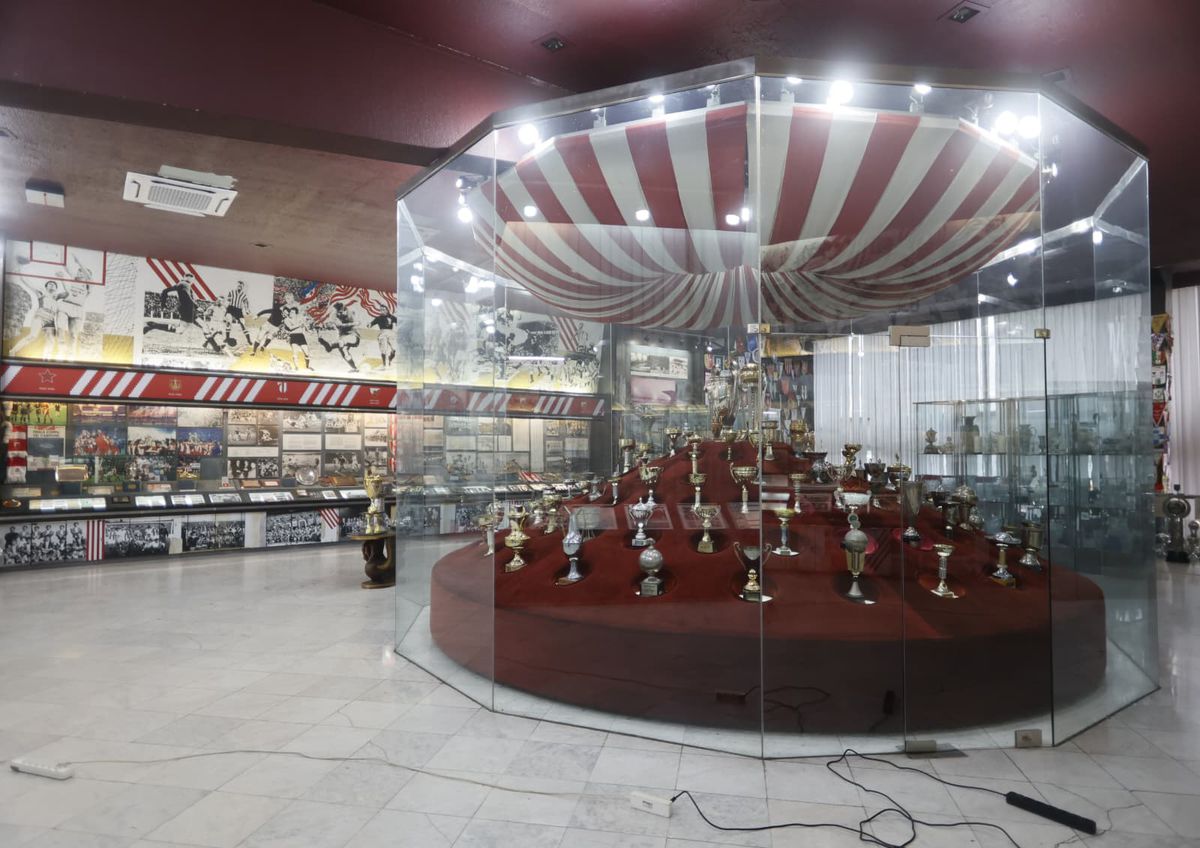 Imagini de la muzeul celor de la Steaua Roșie Belgrad