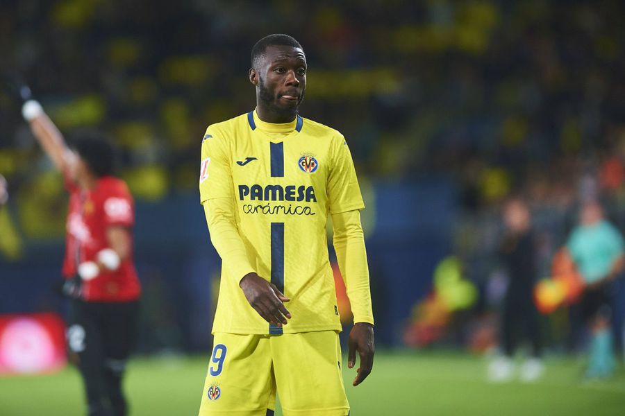 Fostul star al lui Arsenal se căsătorește cu o cunoscută actriță de filme pentru adulți