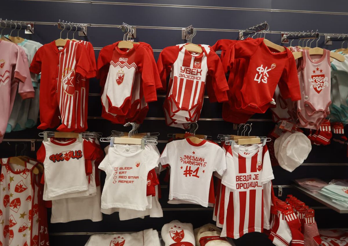 Imagini de la muzeul celor de la Steaua Roșie Belgrad