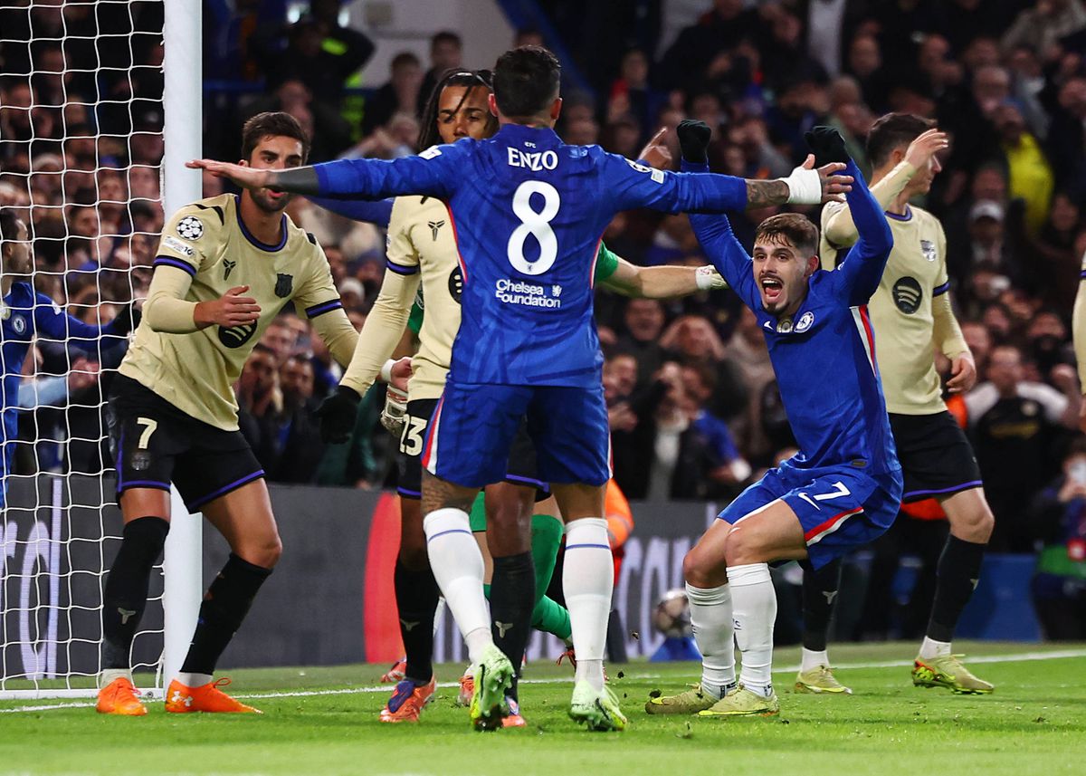 O ironie și o poză cu jucătorul în fustă » MM Stoica, despre gafa serii în Liga Campionilor: „Ai greșit poarta, băiatul meu”