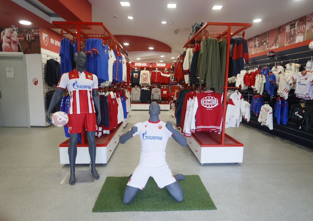 Imagini de la muzeul celor de la Steaua Roșie Belgrad