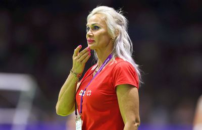 Curg plângerile pe numele Cameliei Voinea: „A rupt orarul de perete. Mi-a spus să mă duc în p**** mamei mele”