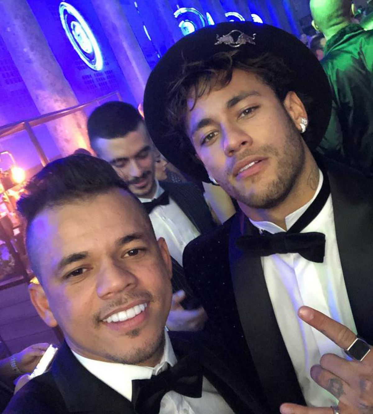 FOTO Ce fac prietenii lui Neymar, care sunt plătiți cu 11.000 de euro de brazilian: „Ei sunt cei mai importanți 3 oameni”