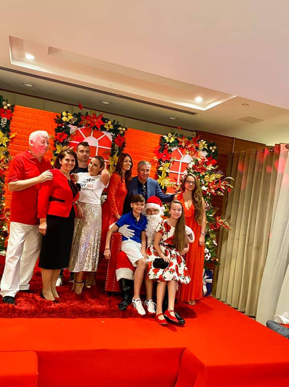 Imaginile spectaculoase postate de soția lui Dan Petrescu în Dubai » Ipostaze sexy cu soția antrenorului de la CFR Cluj