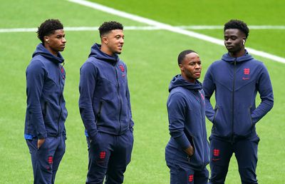 Măsuri drastice în Anglia împotriva abuzurilor rasiste online » Noua lege intră în vigoare din 2022