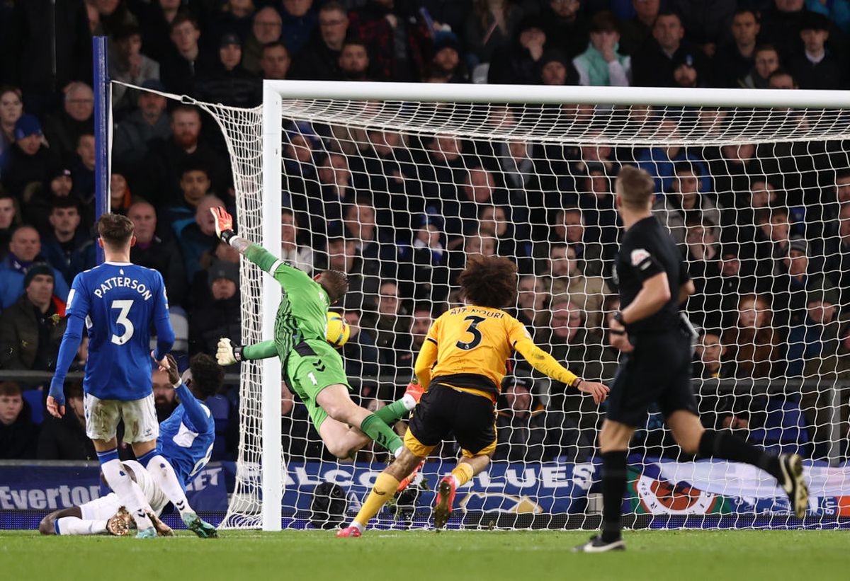Spectacol total în Premier League de Boxing Day: 16 minute de grație pentru lider! Dramatism pe Goodison Park și record uluitor bifat de Robertson