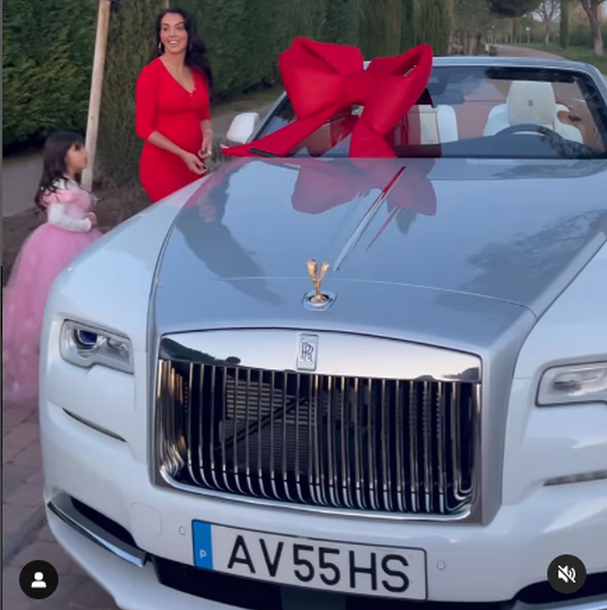 „Moșul” Georgina i-a adus lui Ronaldo un cadou de peste 340.000 de dolari: „Mulțumesc, iubirea mea”