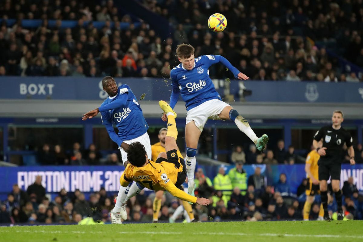 Spectacol total în Premier League de Boxing Day: 16 minute de grație pentru lider! Dramatism pe Goodison Park și record uluitor bifat de Robertson