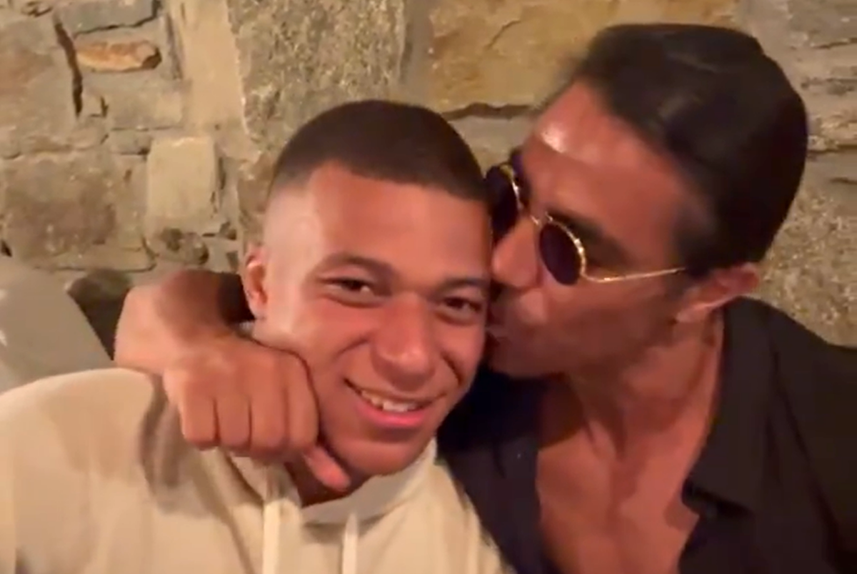 Bucătarul Salt Bae, anchetat de FIFA, clip viral alături de Mbappe: „O plăcere să fiu alături de omul meu”