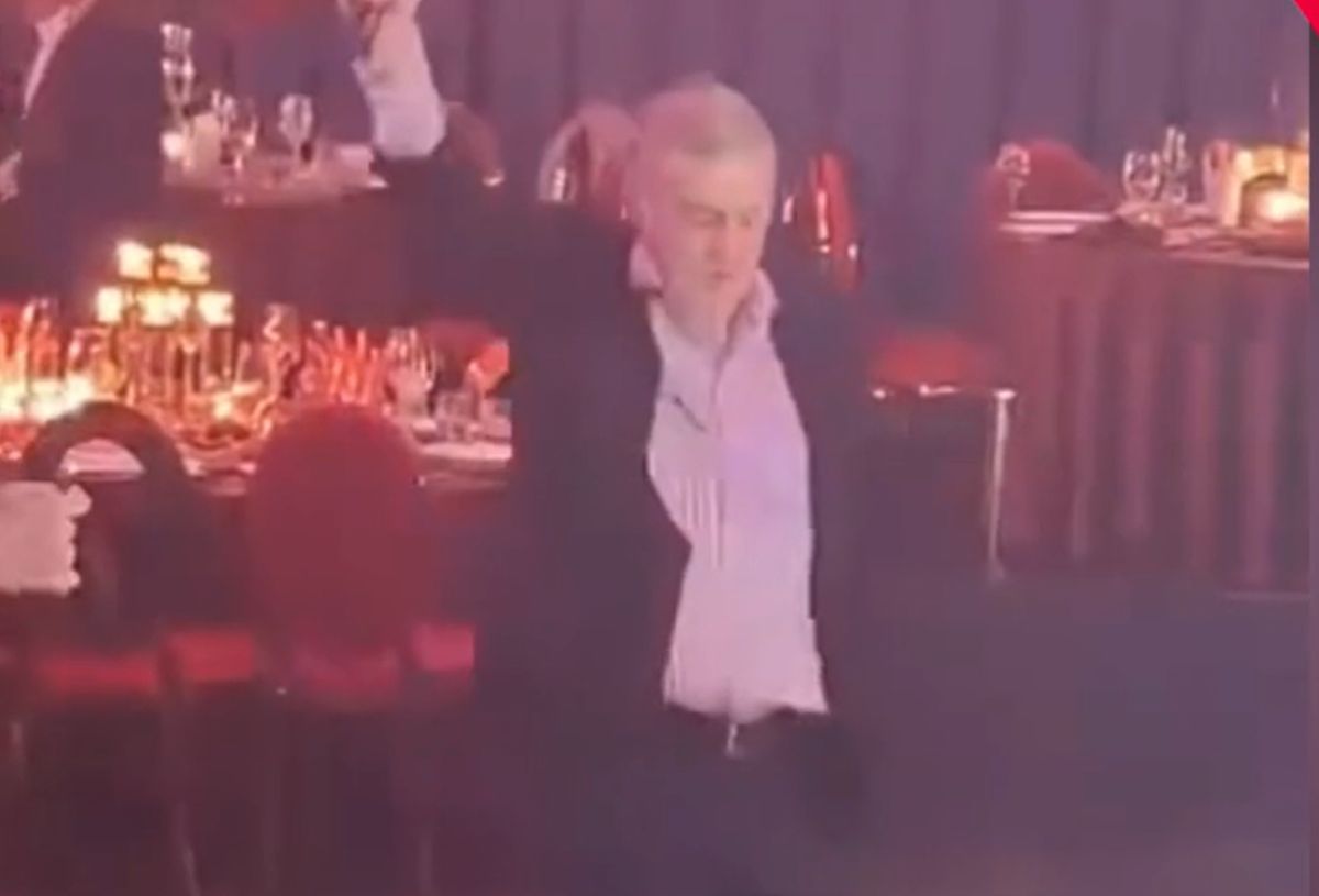 Gigi Becali s-a dezlănțuit și a făcut show total la cununia lui Ianis Hagi » A luat microfonul și a cântat în mijlocul invitaților