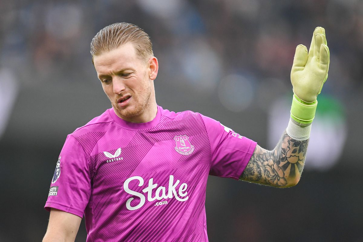 Ce avea scris Jordan Pickford pe sticla de apă în partida cu Manchester City