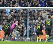 Ce avea scris Jordan Pickford pe sticla de apă în partida cu Manchester City