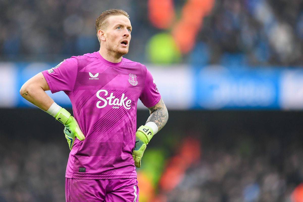 Ce avea scris Jordan Pickford pe sticla de apă în partida cu Manchester City