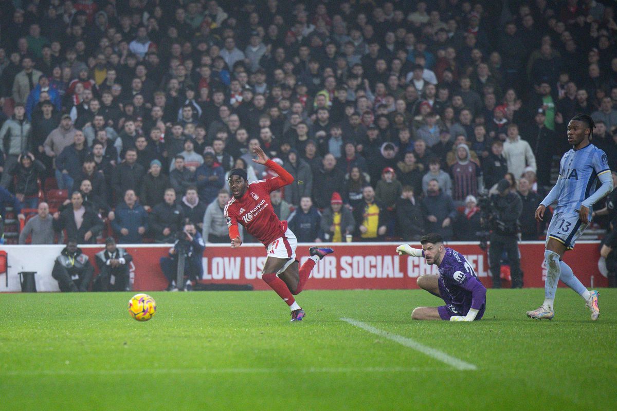 Nottingham Forest - Tottenham 1-0, în imagini. Radu Drăgușin a fost titular de Boxing Day // 26.12.2024