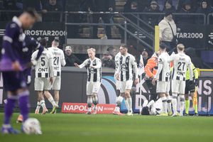 Incidente grave în Belgia! Anderlecht - Charleroi, întrerupt minute bune după ce un jucător a fost lovit cu o sticlă de ultrași