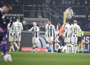 Incidente grave în Belgia! Anderlecht - Charleroi, întrerupt minute bune după ce un jucător a fost lovit cu o sticlă de ultrași