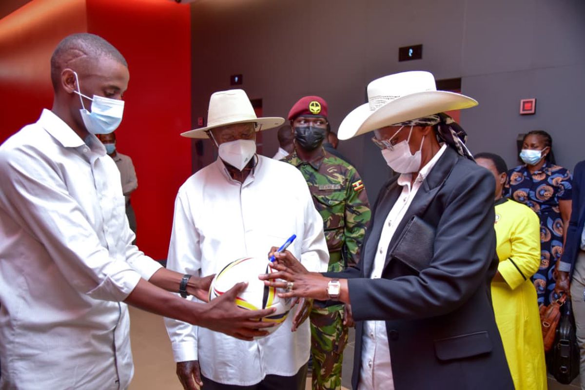 Cum arată un stadion de 130 milioane de dolari abia inaugurat în Uganda