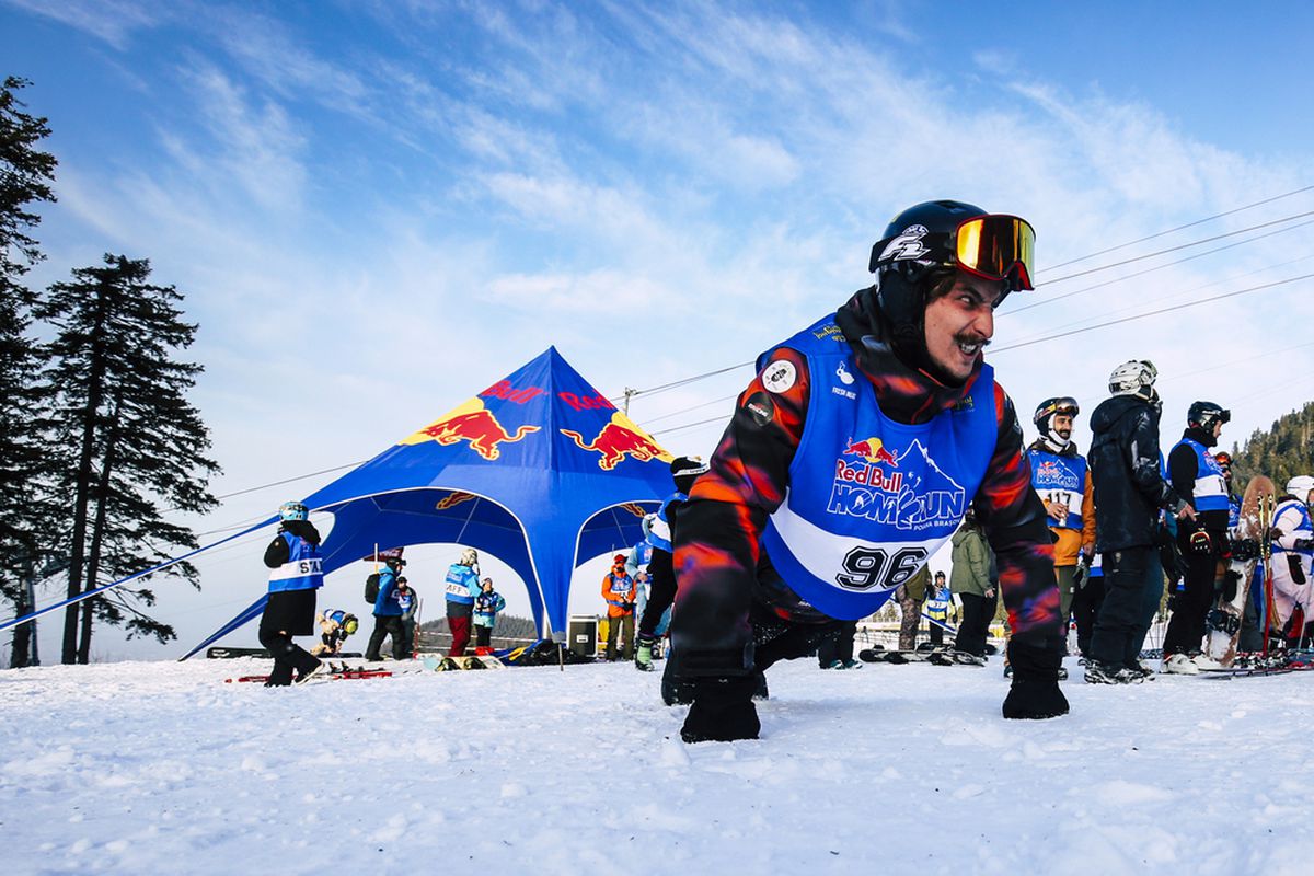 FOTO & VIDEO // A fost nebunie la cote maxime pe pârtia din Poiana Brașov! "Urși", "tigri" și "lei" au participat la cea mai tare competiție a iernii