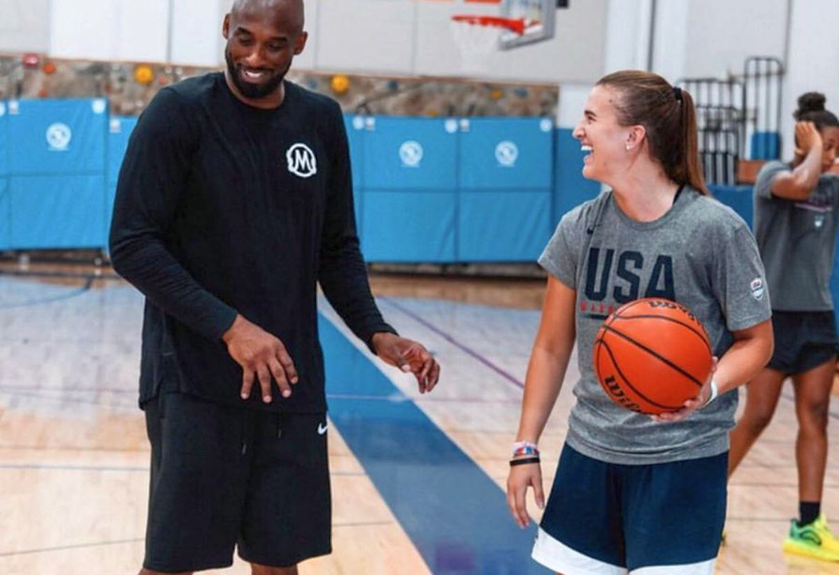 VIDEO Sabrina Ionescu, baschetbalista română pe care Kobe Bryant o considera cea mai bună din lume, în lacrimi după moartea lui: „Sezonul ăsta e pentru el”