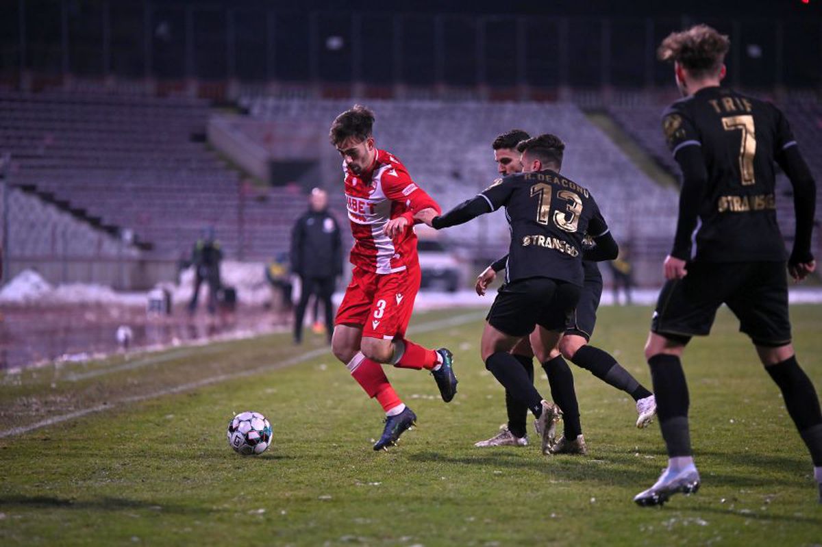 VIDEO Noul șef de la Dinamo a anunțat ultima mutare din „Groapă”: „E pe drum!” + Cum au ratat „câinii” un transfer: „I-au zis să nu calce în România”