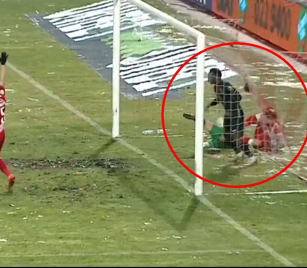 Dinamo - Gaz Metan, fault portar / FOTO: Captură @TV Telekom Sport