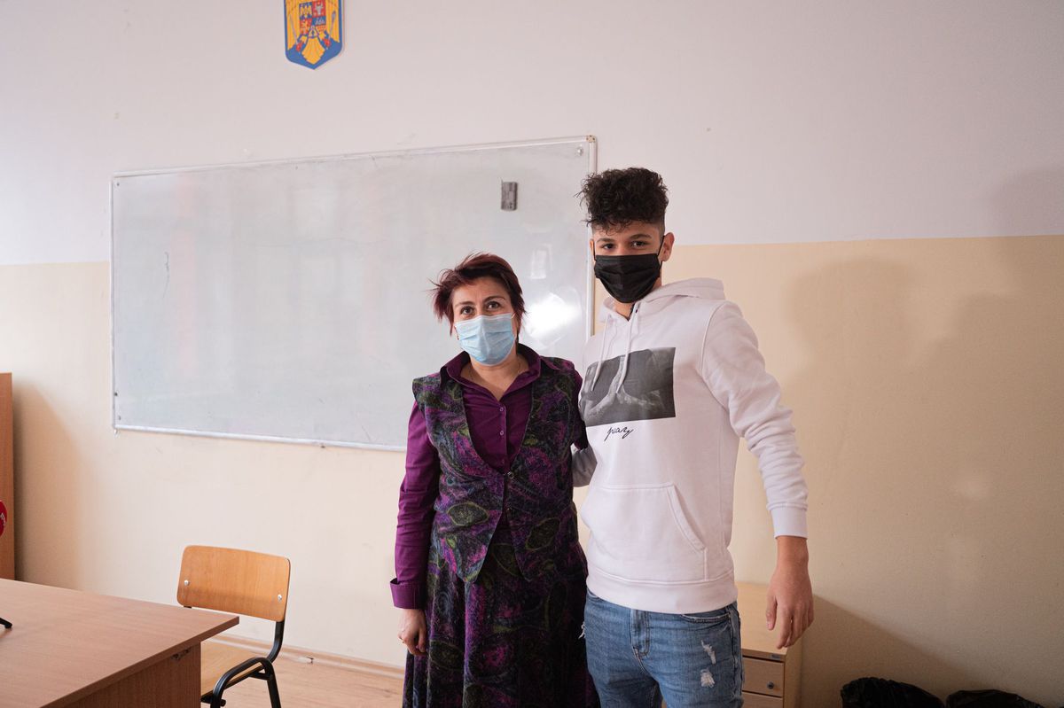 Elevul Dima dintr-a 10-a » Povestea unuia dintre cei mai tineri debutanţi din Liga 1: „Cu şcoala merge bine”