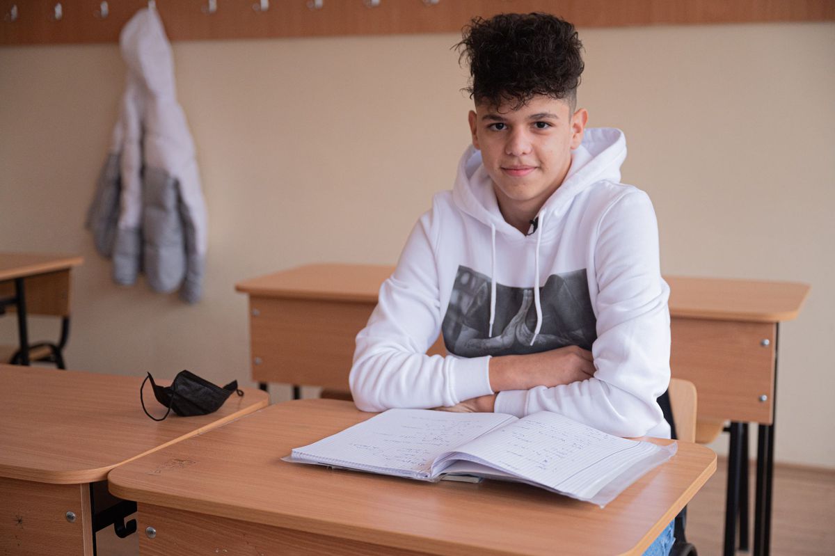 Elevul Dima dintr-a 10-a » Povestea unuia dintre cei mai tineri debutanţi din Liga 1: „Cu şcoala merge bine”