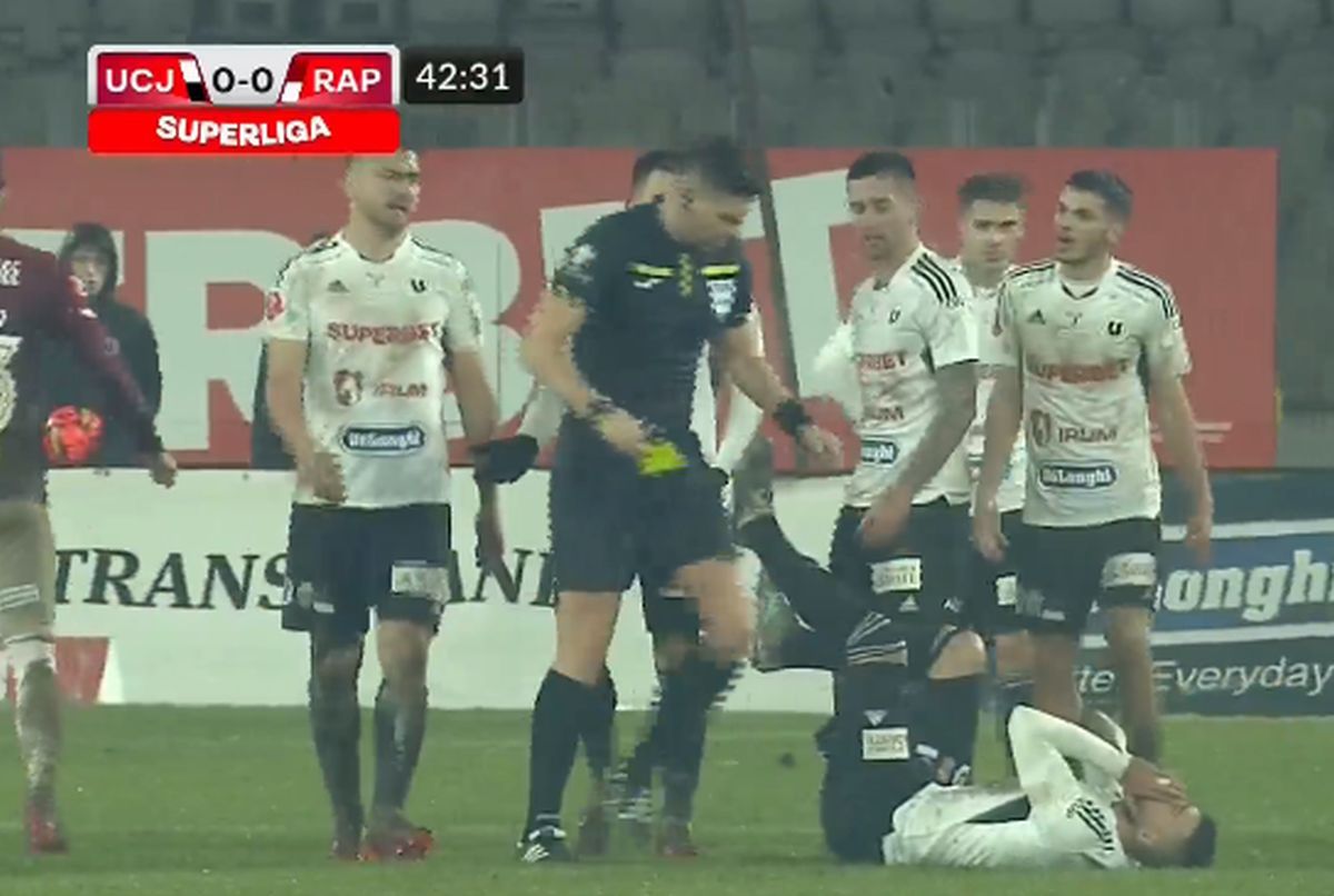 „Accidentat” de arbitru » „Centralul” l-a însângerat pe jucătorul din Superligă