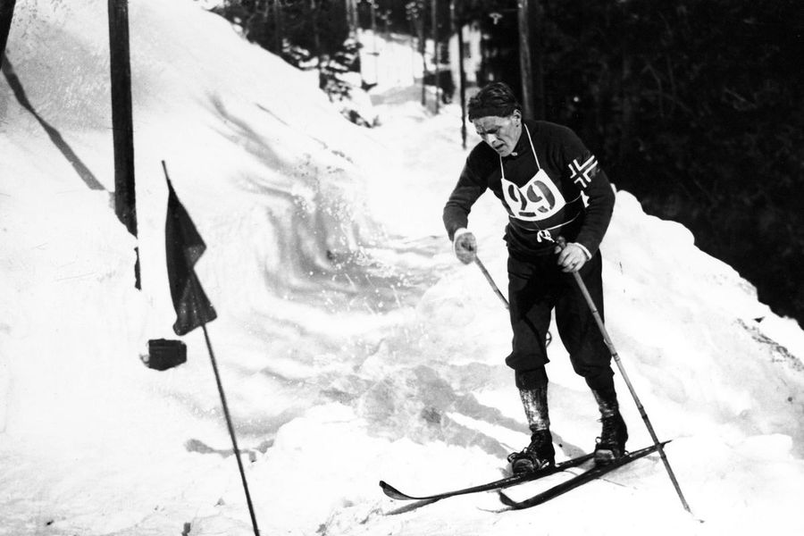 Haug a câștigat aurul atât la 50 km, cât și la 18 km schi fond și la combinată la primele Jocuri Olimpice de iarnă de la Chamonix, în 1924 „Bronz” acordat după 50 de ani!