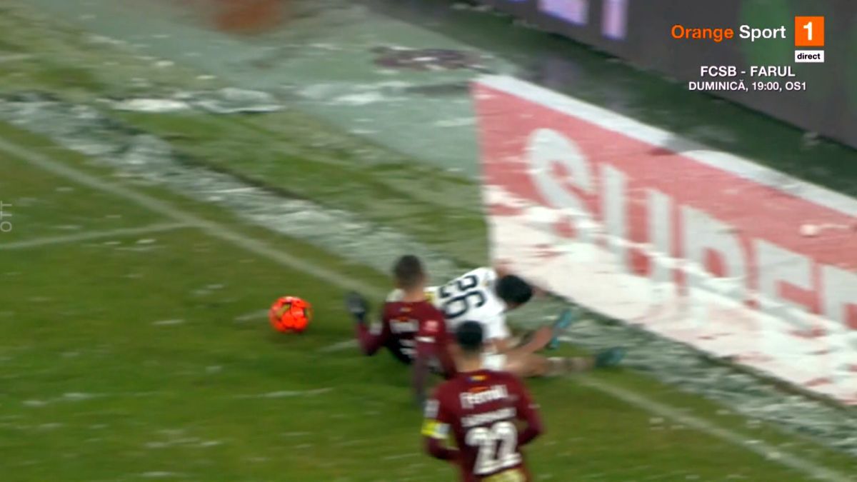 Greșeală imensă de arbitraj în U Cluj - Rapid » Verdictul specialistului: „Una dintre cele mai clare lovituri de la 11 metri. Ori sunt prieteni, ori...”