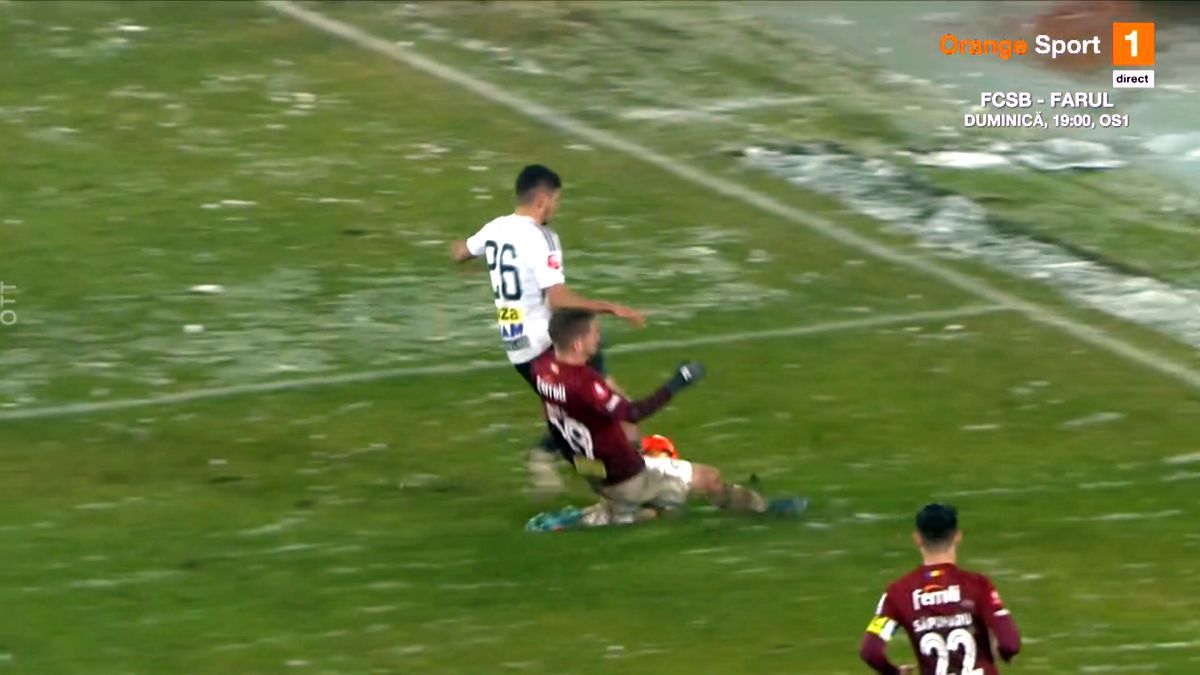 Greșeală imensă de arbitraj în U Cluj - Rapid » Verdictul specialistului: „Una dintre cele mai clare lovituri de la 11 metri. Ori sunt prieteni, ori...”