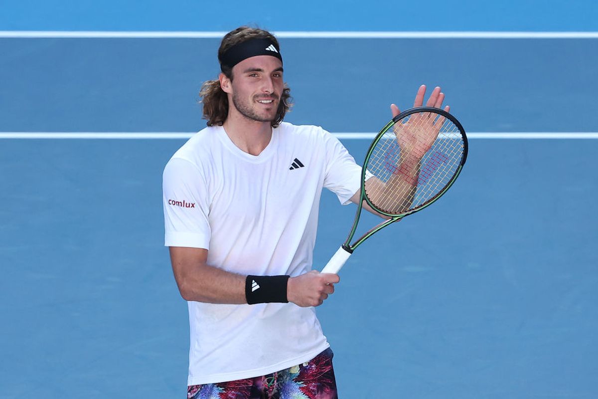 Stefanos Tsitsipas îl așteaptă pe Novak Djokovic în finala Australian Open