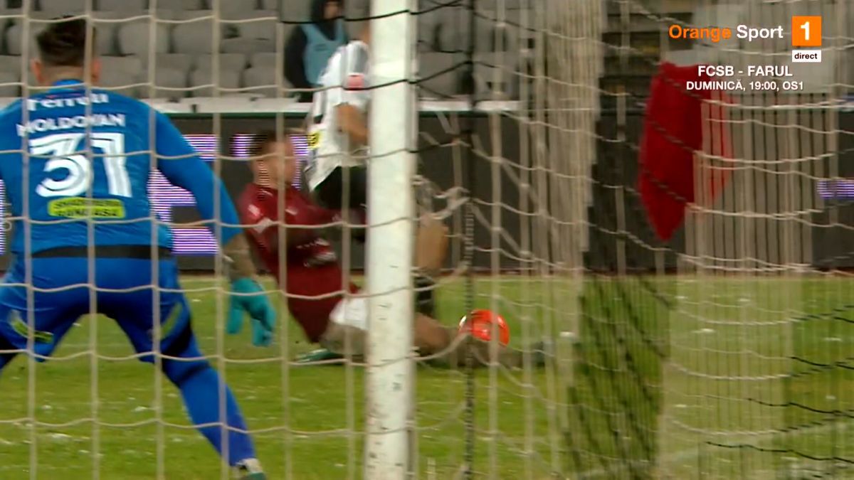 Greșeală imensă de arbitraj în U Cluj - Rapid » Verdictul specialistului: „Una dintre cele mai clare lovituri de la 11 metri. Ori sunt prieteni, ori...”