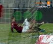 Greșeală imensă de arbitraj în U Cluj - Rapid » Verdictul specialistului: „Una dintre cele mai clare lovituri de la 11 metri. Ori sunt prieteni, ori...”