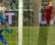 Greșeală imensă de arbitraj în U Cluj - Rapid » Verdictul specialistului: „Una dintre cele mai clare lovituri de la 11 metri. Ori sunt prieteni, ori...”