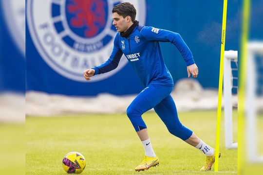 Ianis Hagi // sursă foto: Twitter @ Rangers