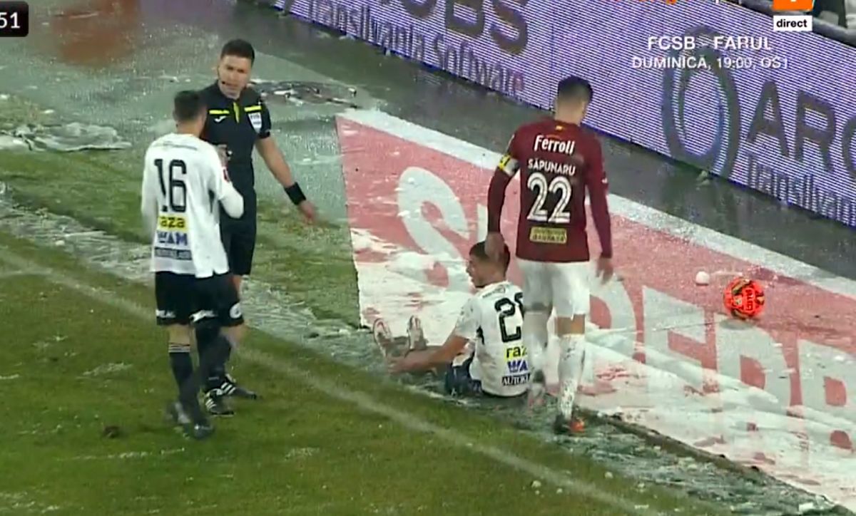 Greșeală imensă de arbitraj în U Cluj - Rapid » Verdictul specialistului: „Una dintre cele mai clare lovituri de la 11 metri. Ori sunt prieteni, ori...”