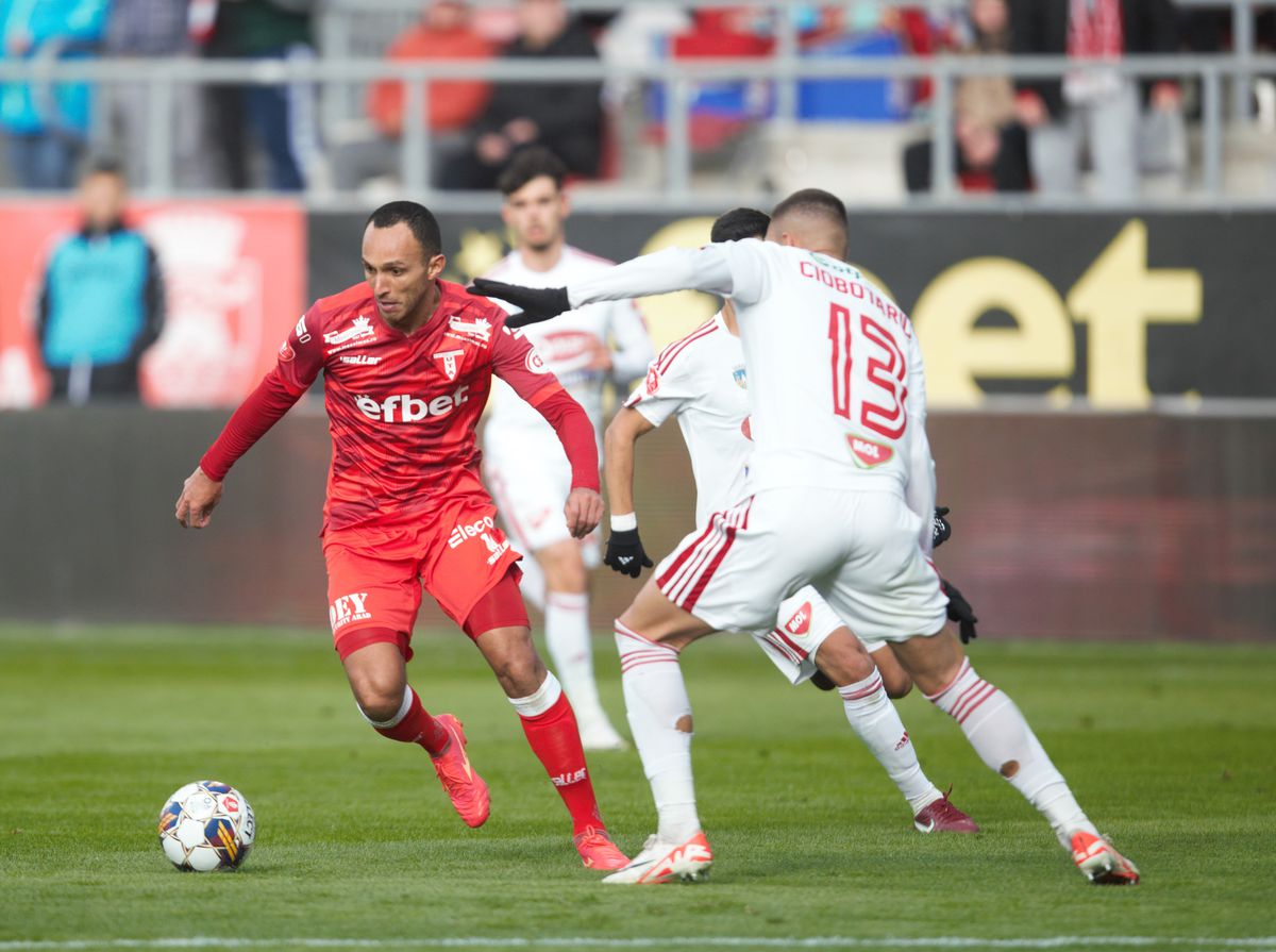 UTA, victorie cu Sepsi la revenirea acasă » Meci nebun, cu ocazii uriașe și greșeli de arbitraj: clasamentul și notele GSP