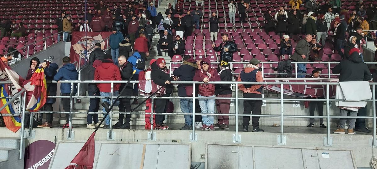 Pasiunea pentru fotbal n-are vârstă! Doi copilași au venit din Suceava pentru a vedea derby-ul Dinamo - Rapid