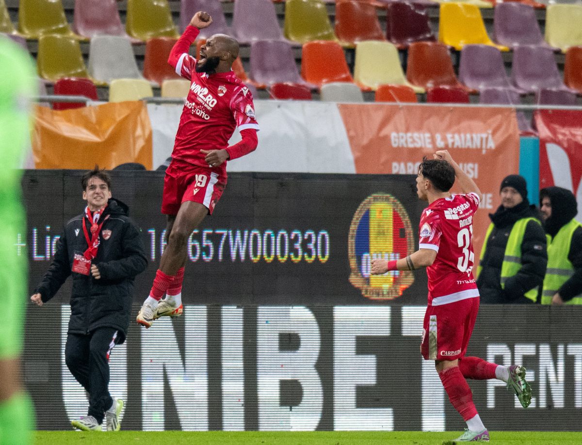 Moment inedit pregătit de galerie fotbaliștilor rapidiști la pauza meciului » „Teleportați” pe Arena Națională