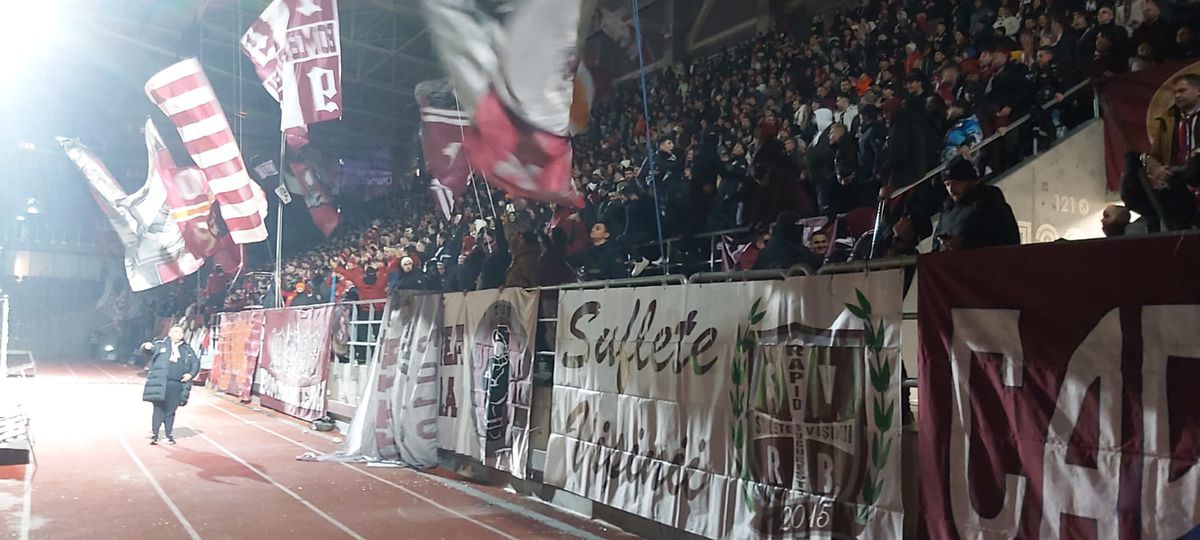 Pasiunea pentru fotbal n-are vârstă! Doi copilași au venit din Suceava pentru a vedea derby-ul Dinamo - Rapid