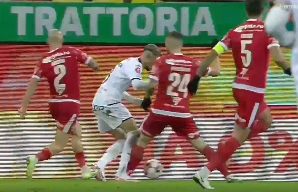 Rapid a cerut penalty în derby-ul cu Dinamo