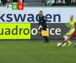 Moment bizar la Wolfsburg - Koln » Ce a urmat, după ce arbitrul asistent a fost făcut KO: „Situația deja devine ciudată”