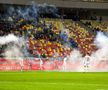Dinamo - Rapid, întrerupt 2 minute și 50 de secunde pentru o „rachetă” aruncată pe teren (foto: Raed Krishan/GSP)